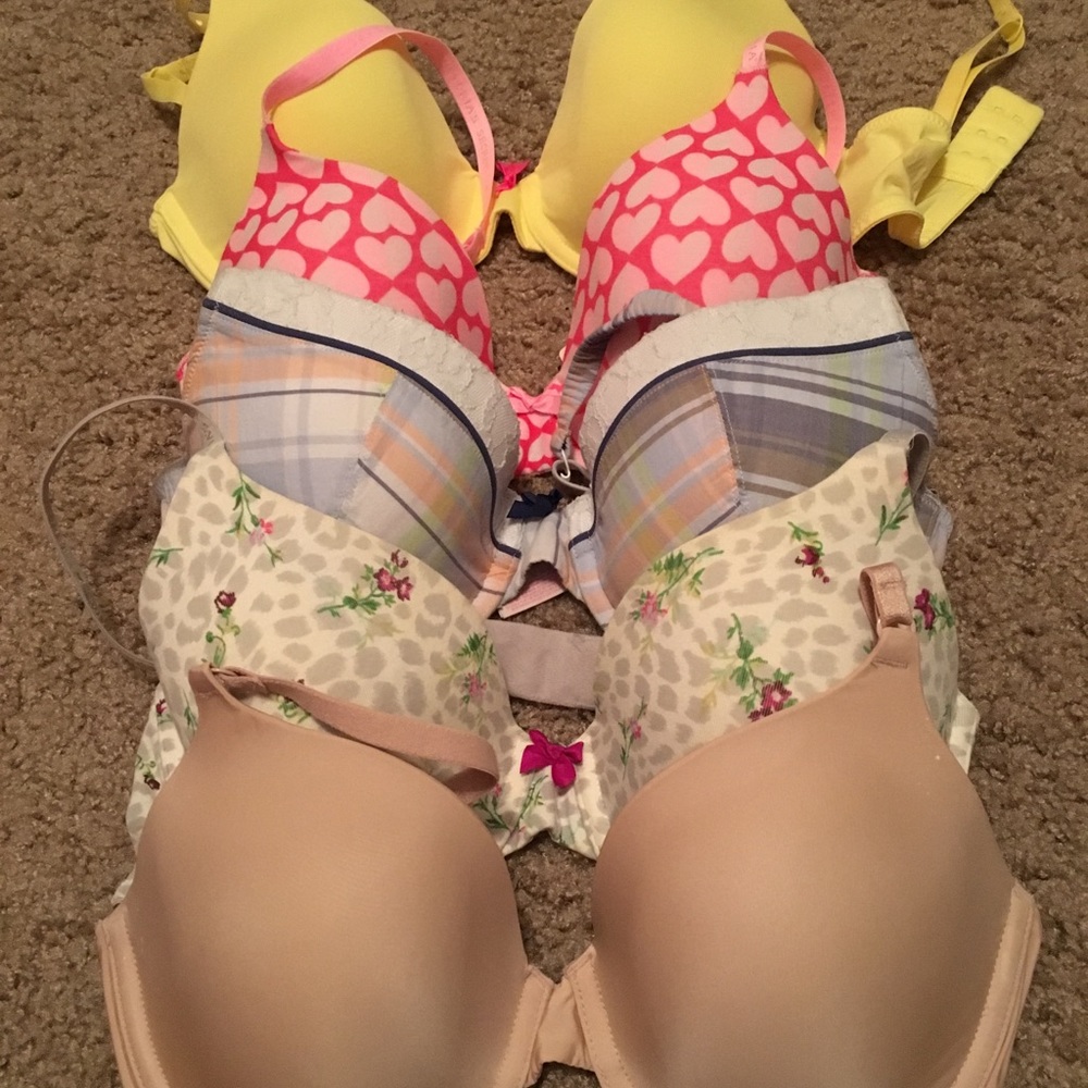 LIMITED TIME SALE 32D VS Perfect Coverage Bras